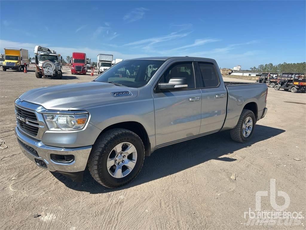 RAM 1500 Пікапи / Бічне розвантаження