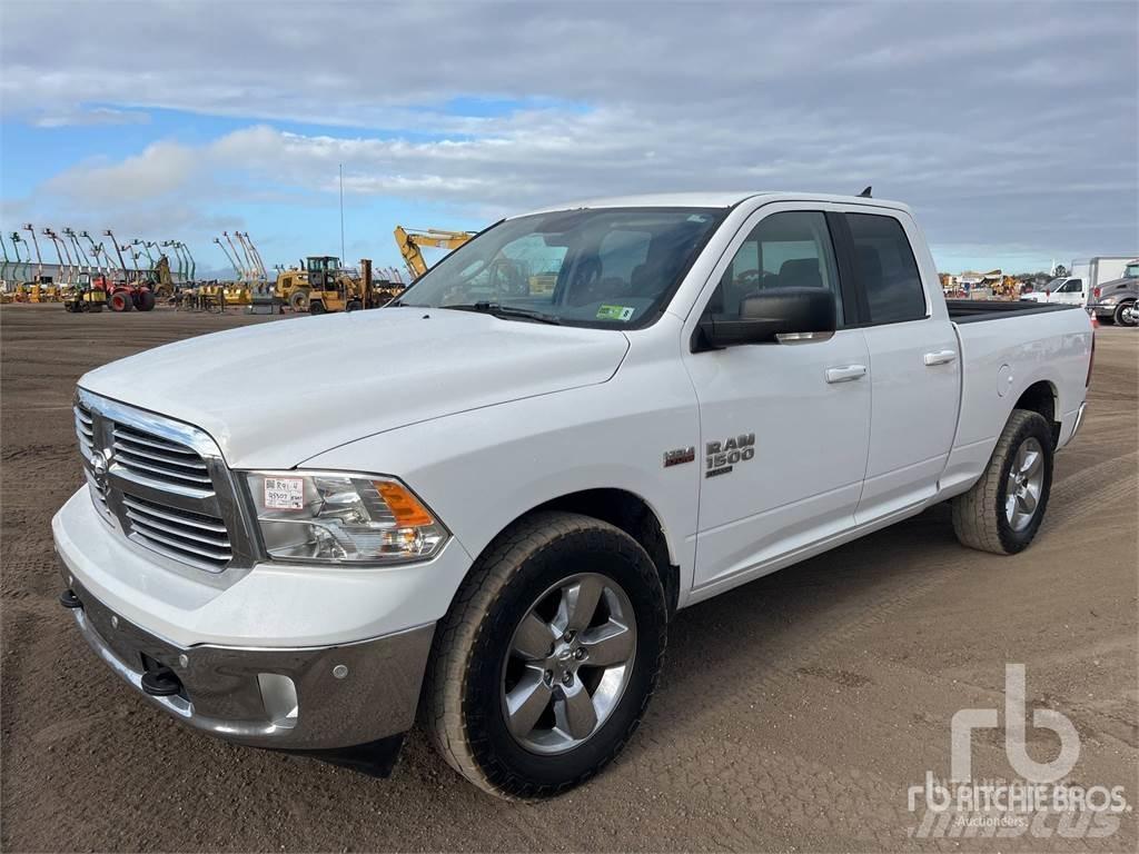 RAM 1500 Пікапи / Бічне розвантаження