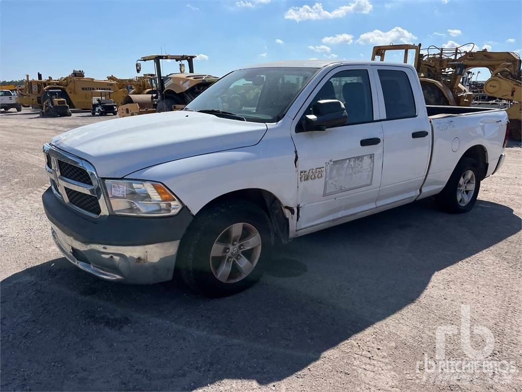 RAM 1500 Пікапи / Бічне розвантаження