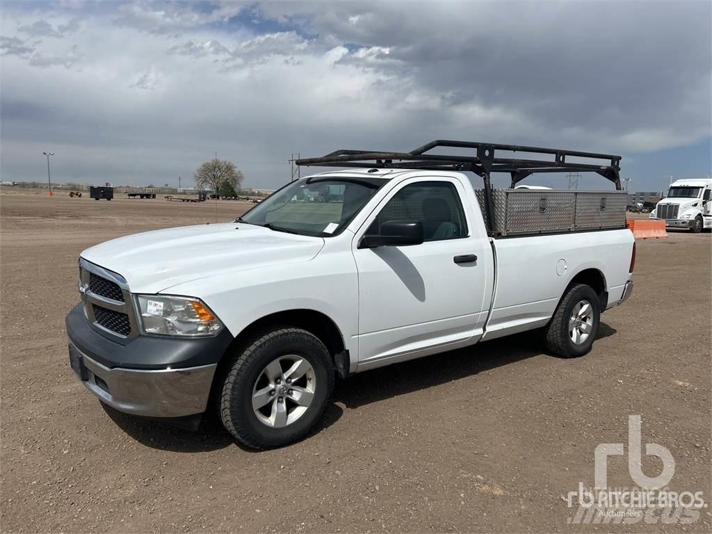 RAM 1500 Пікапи / Бічне розвантаження