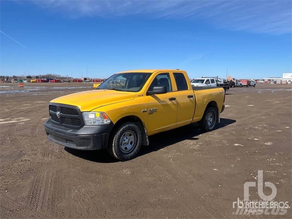 RAM 1500 Пікапи / Бічне розвантаження