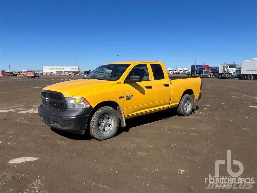 RAM 1500 Пікапи / Бічне розвантаження