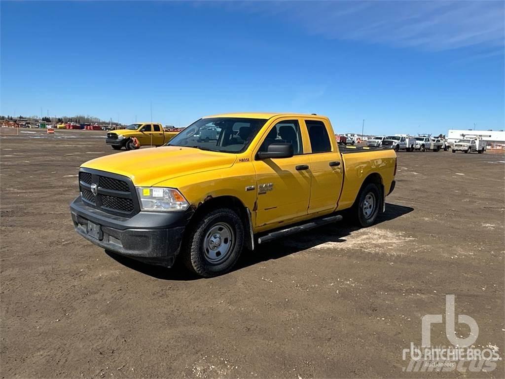 RAM 1500 Пікапи / Бічне розвантаження
