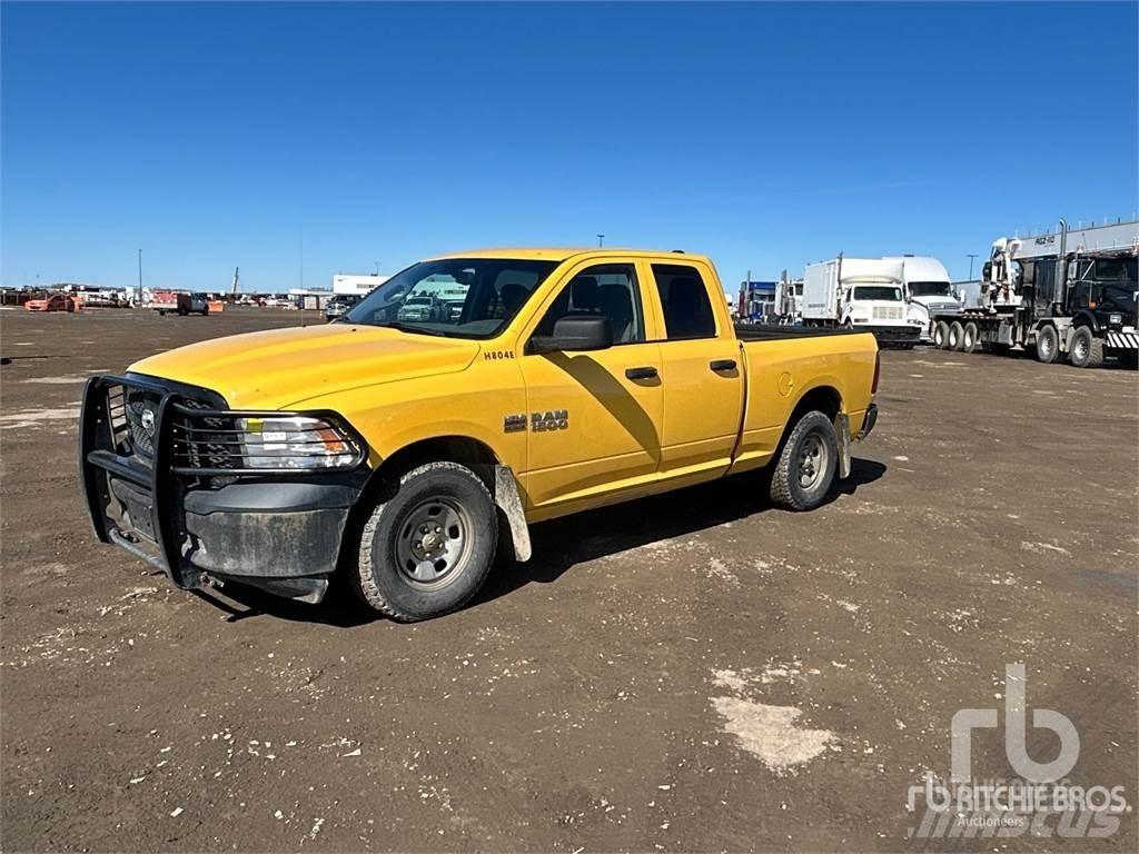 RAM 1500 Пікапи / Бічне розвантаження