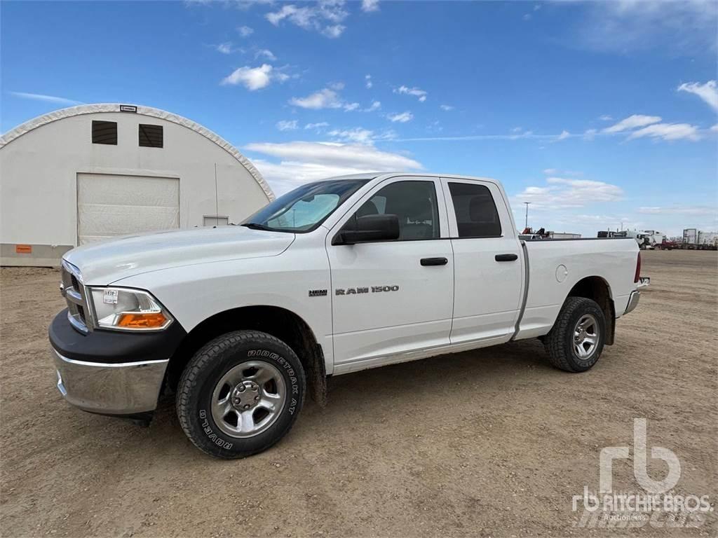 RAM 1500 Пікапи / Бічне розвантаження