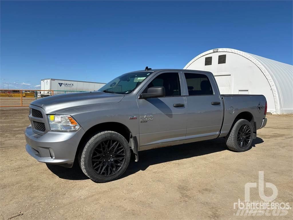 RAM 1500 Пікапи / Бічне розвантаження