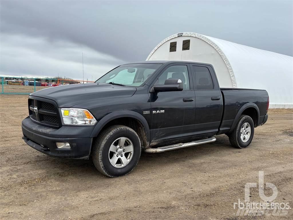 RAM 1500 Пікапи / Бічне розвантаження