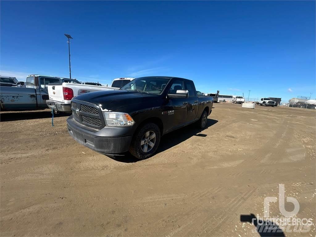 RAM 1500 Пікапи / Бічне розвантаження