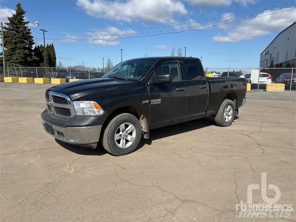 RAM 1500 Пікапи / Бічне розвантаження