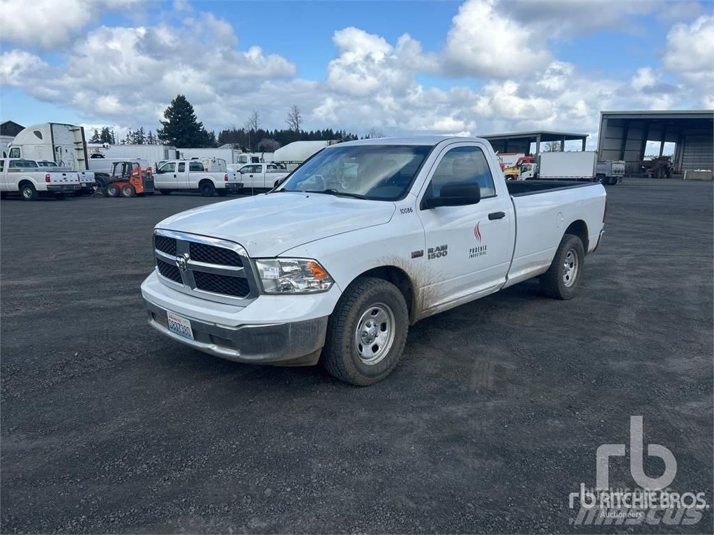 RAM 1500 Пікапи / Бічне розвантаження
