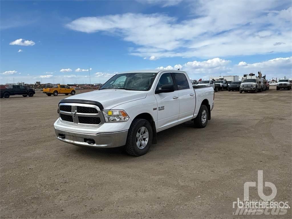 RAM 1500 Пікапи / Бічне розвантаження