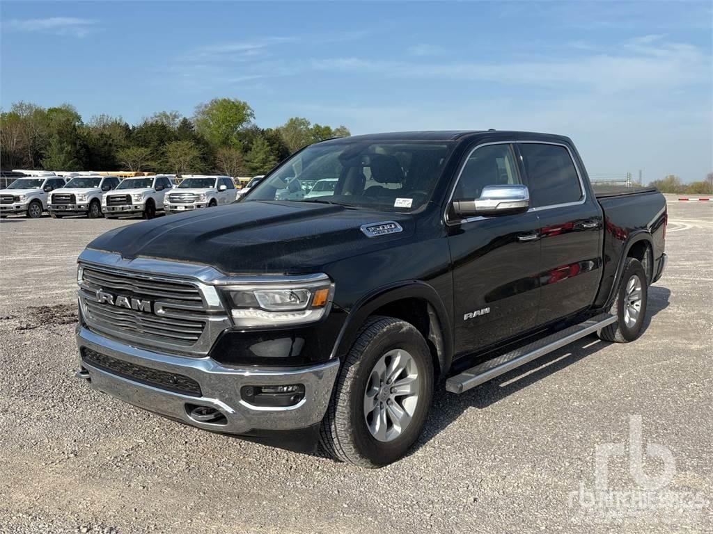 RAM 1500 Пікапи / Бічне розвантаження