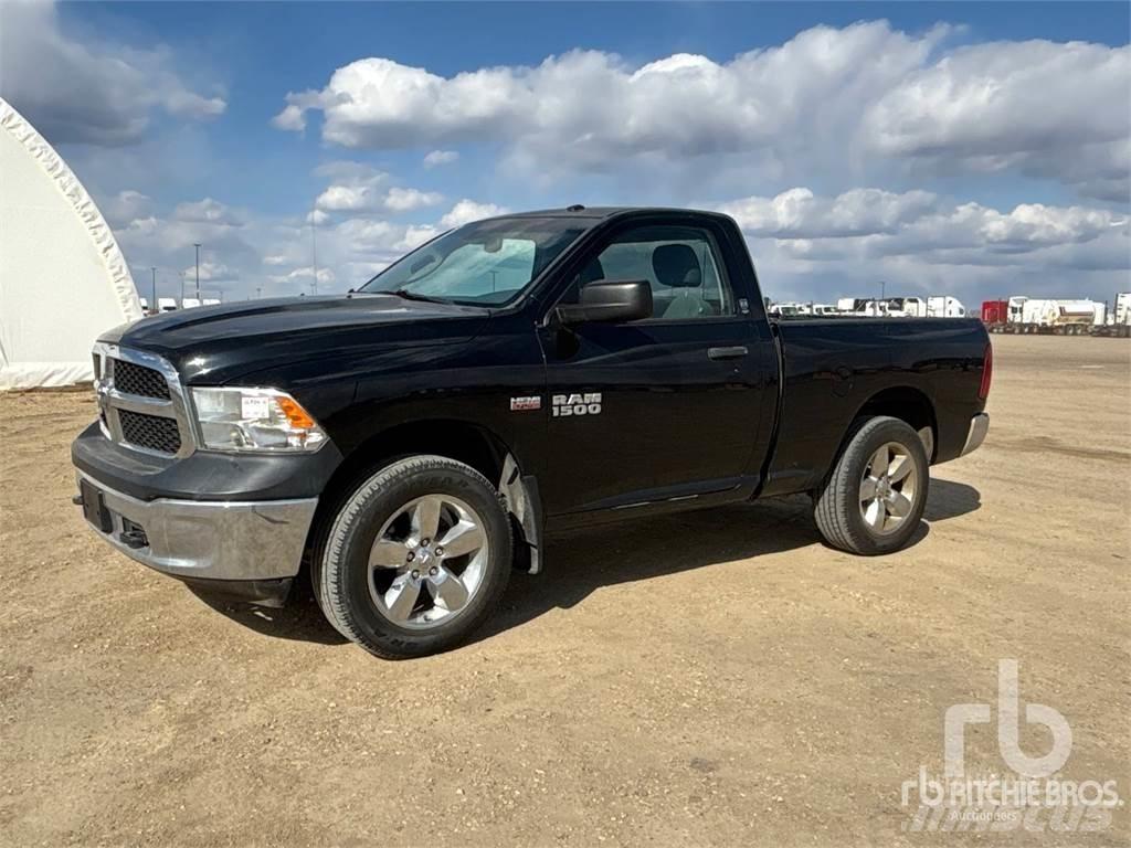 RAM 1500 Пікапи / Бічне розвантаження