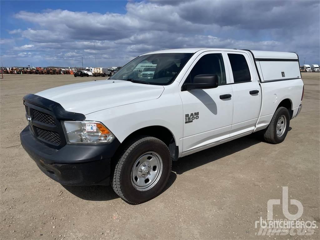 RAM 1500 Пікапи / Бічне розвантаження