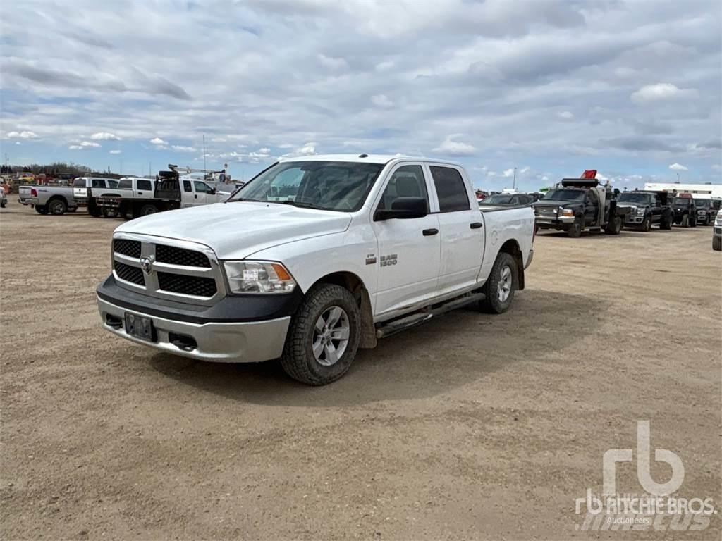 RAM 1500 Пікапи / Бічне розвантаження