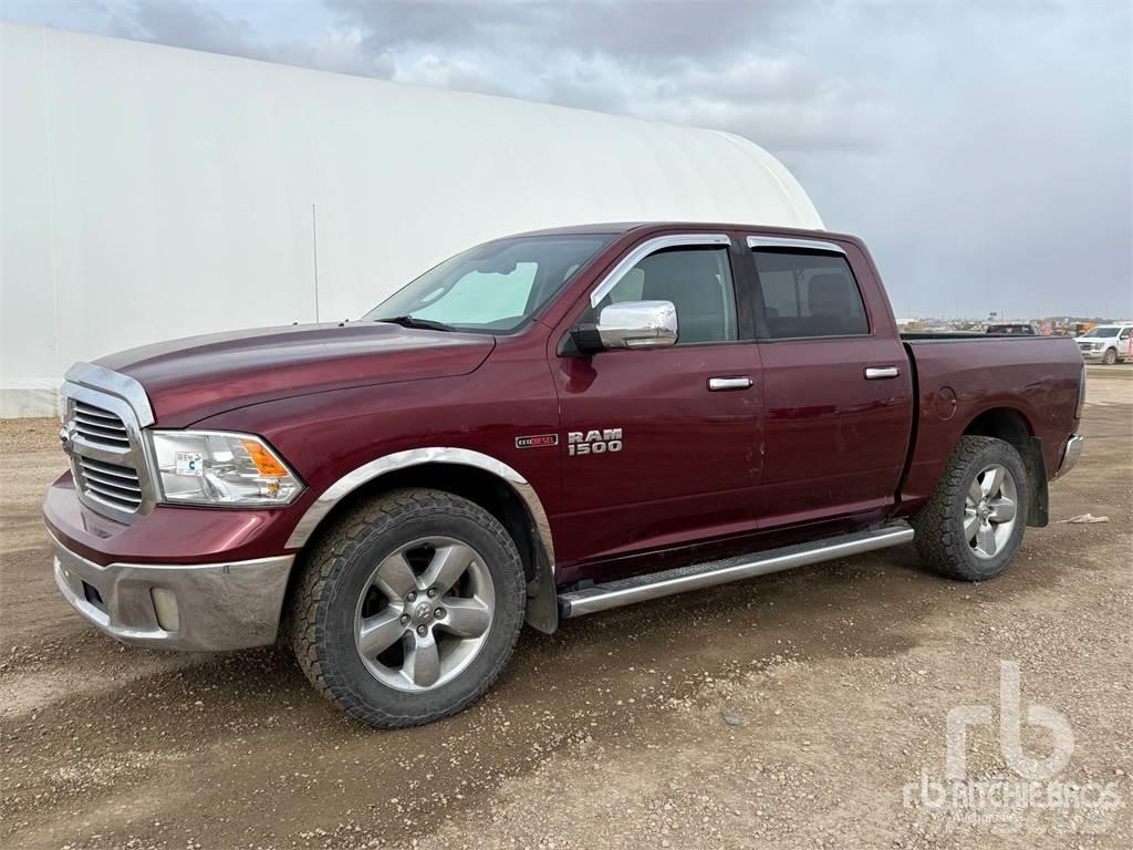 RAM 1500 Пікапи / Бічне розвантаження