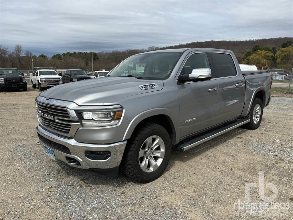 RAM 1500 Пікапи / Бічне розвантаження