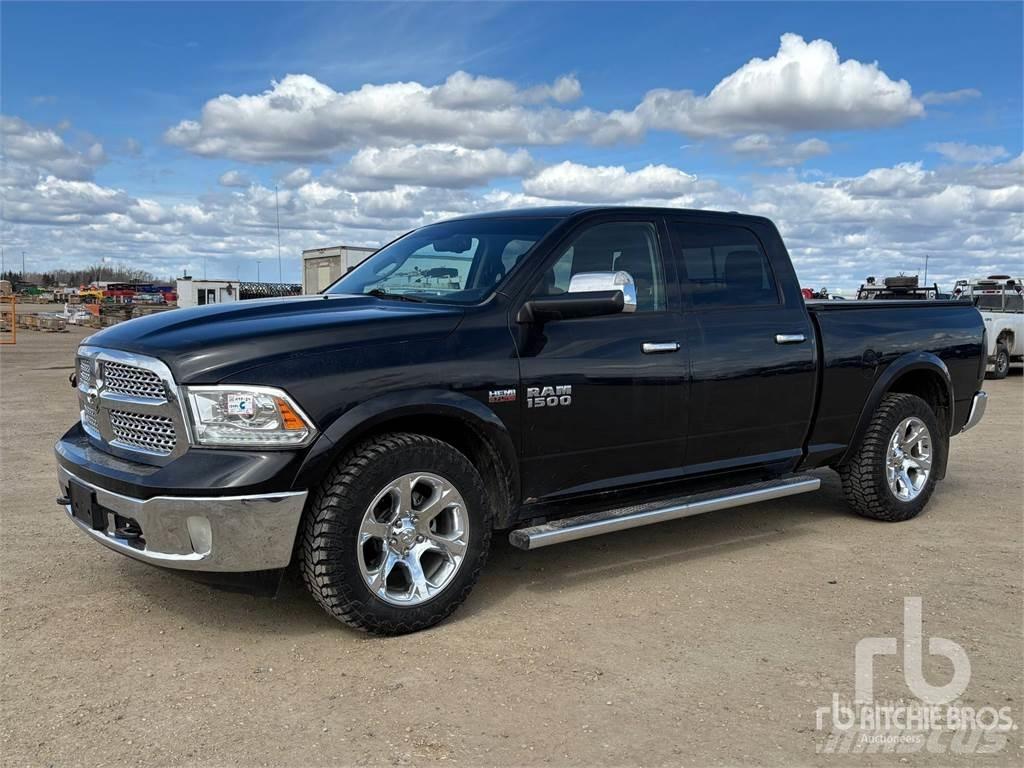 RAM 1500 Пікапи / Бічне розвантаження