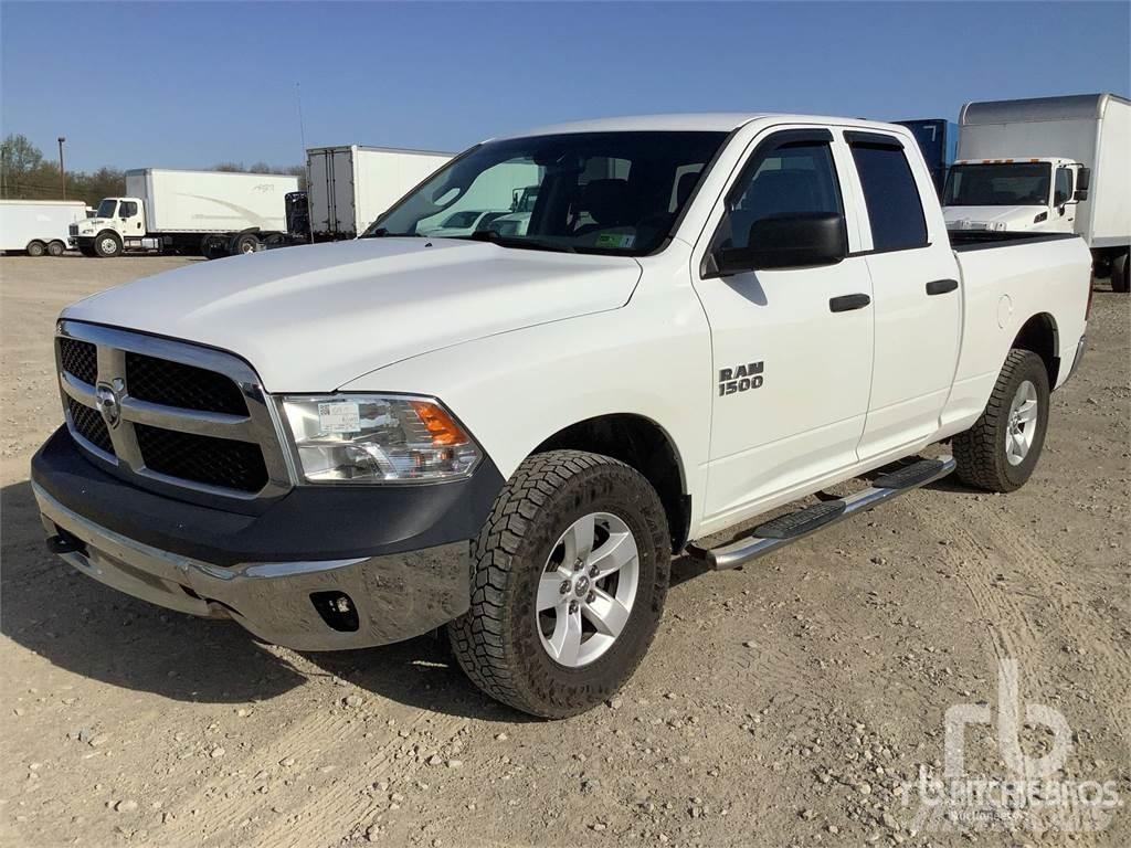 RAM 1500 Пікапи / Бічне розвантаження