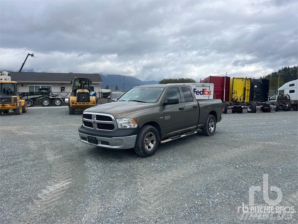 RAM 1500 Пікапи / Бічне розвантаження