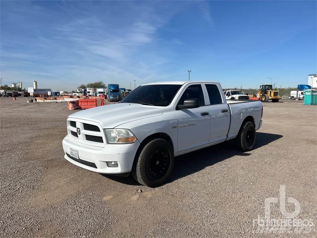 RAM 1500 Пікапи / Бічне розвантаження