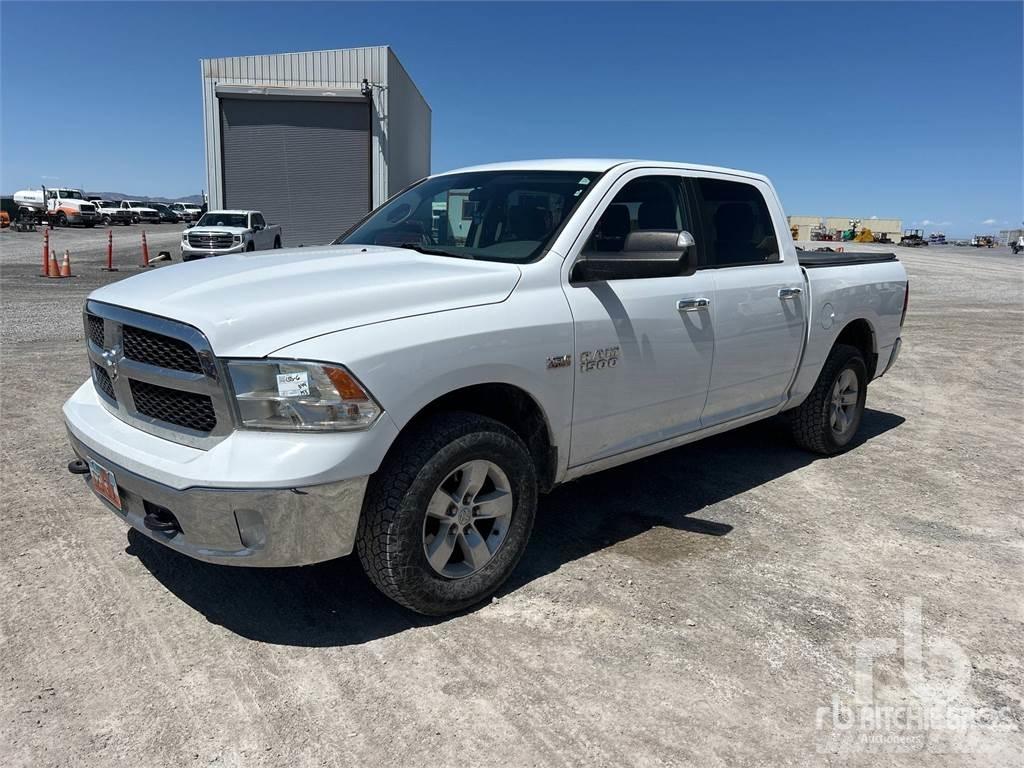 RAM 1500 Пікапи / Бічне розвантаження