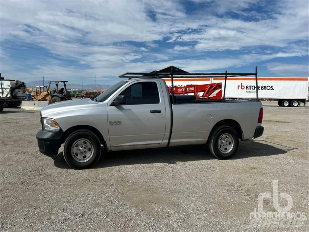 RAM 1500 Пікапи / Бічне розвантаження