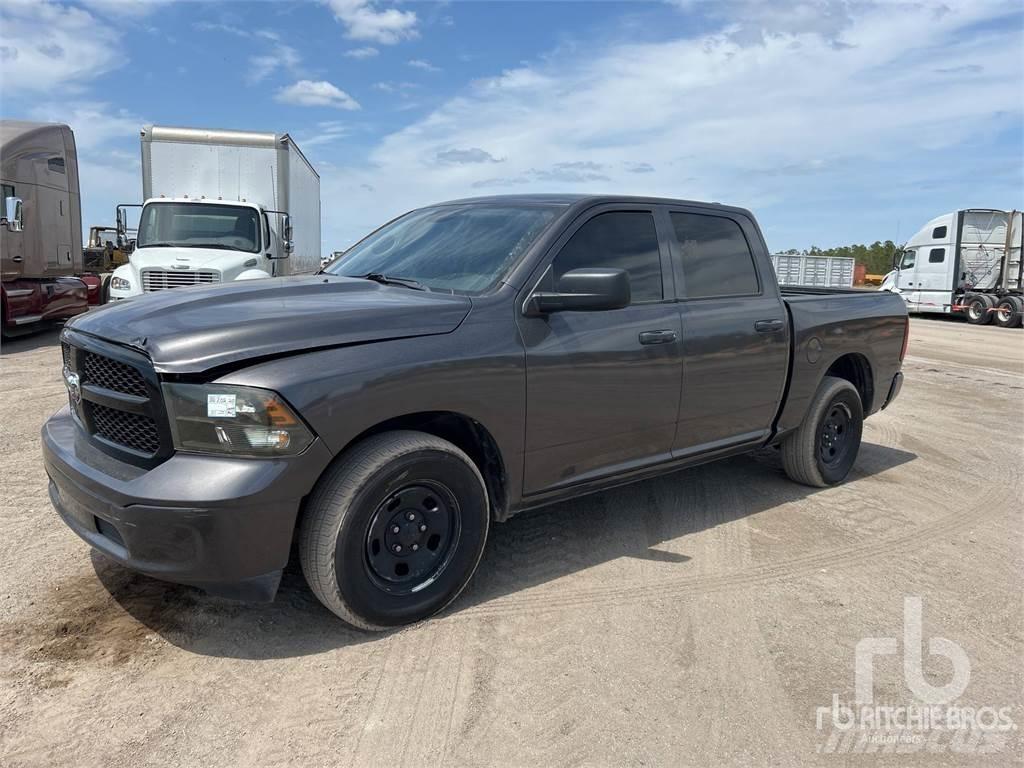 RAM 1500 Пікапи / Бічне розвантаження