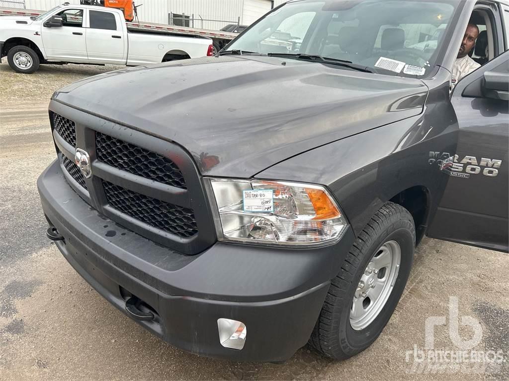 RAM 1500 Пікапи / Бічне розвантаження