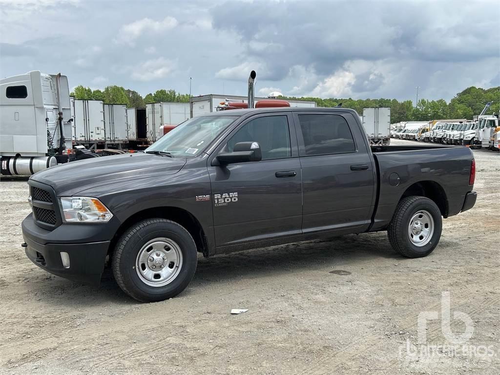 RAM 1500 Пікапи / Бічне розвантаження