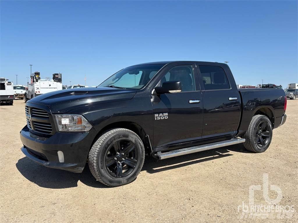 RAM 1500 Пікапи / Бічне розвантаження