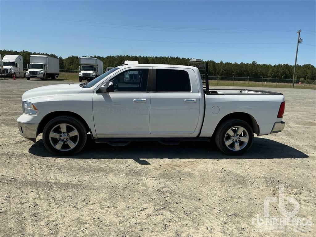 RAM 1500 Пікапи / Бічне розвантаження