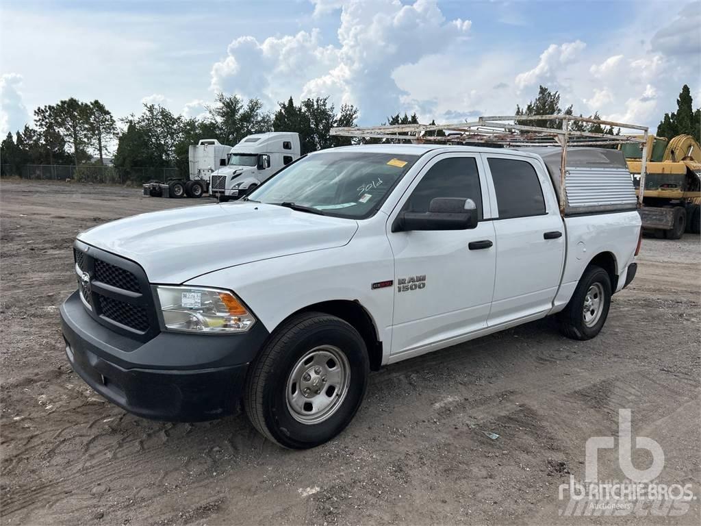 RAM 1500 Пікапи / Бічне розвантаження