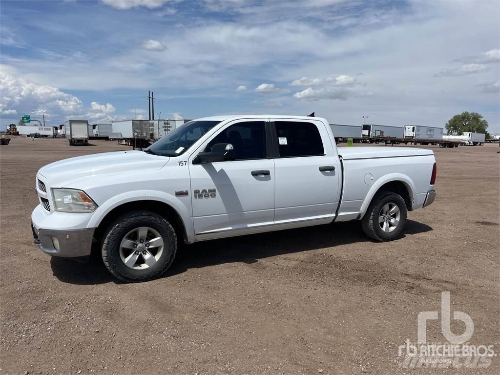 RAM 1500 Пікапи / Бічне розвантаження