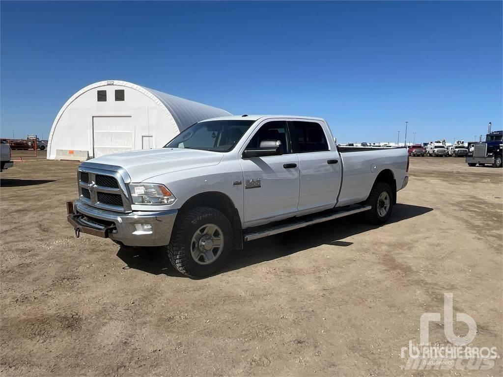 RAM 2500 Пікапи / Бічне розвантаження