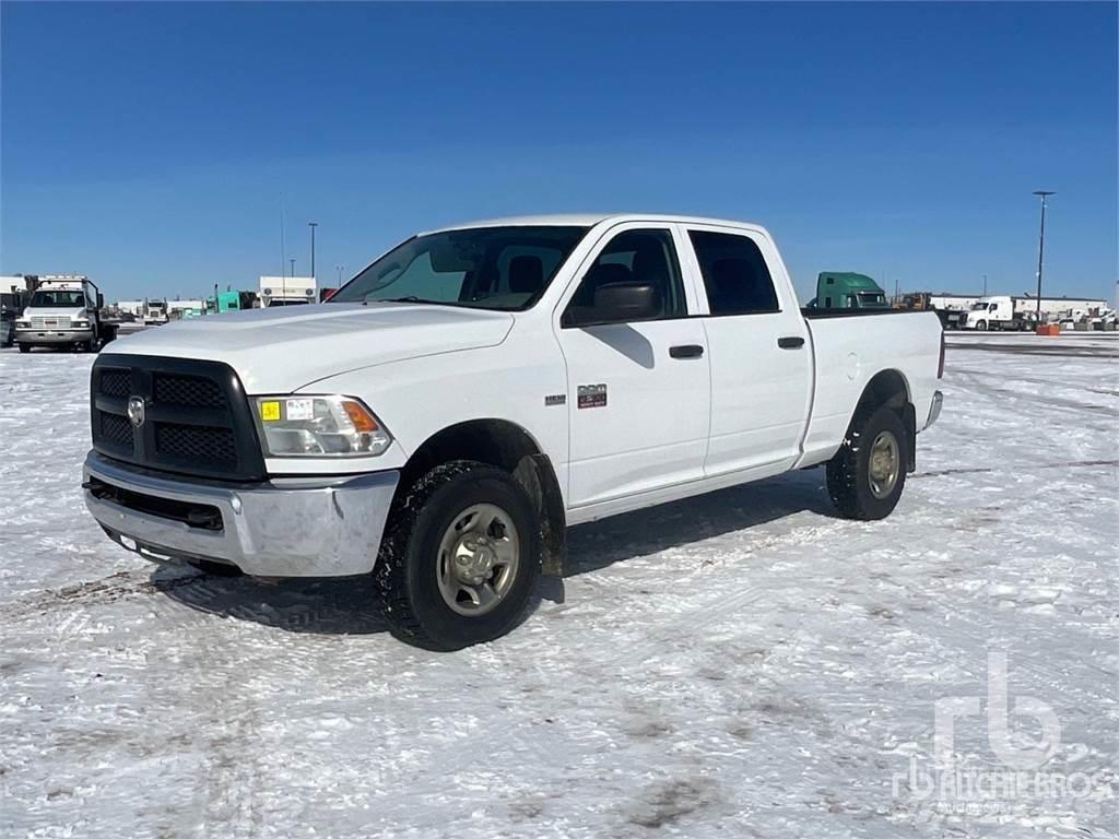 RAM 2500 Пікапи / Бічне розвантаження