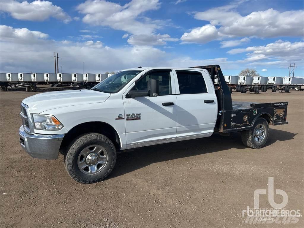 RAM 2500 Вантажівки-платформи/бокове розвантаження