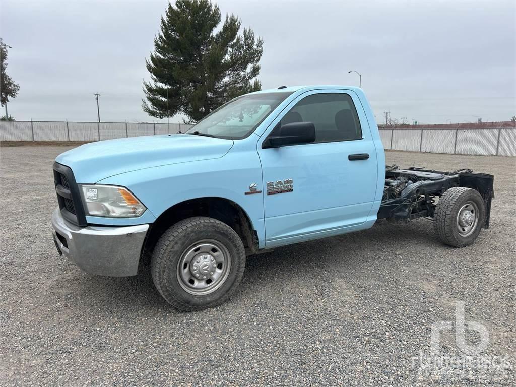 RAM 2500 Шасі з кабіною