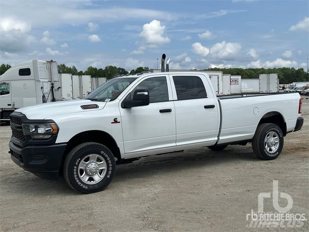 RAM 2500 Пікапи / Бічне розвантаження