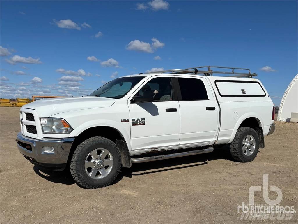RAM 2500 Пікапи / Бічне розвантаження