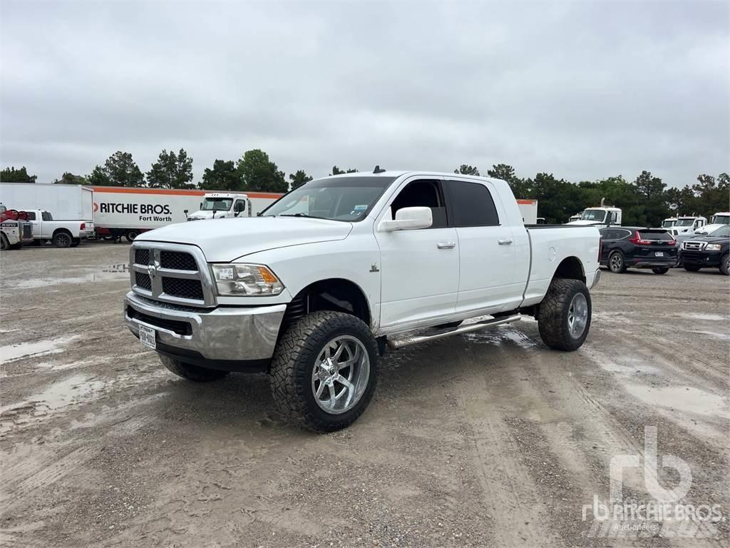 RAM 2500 Пікапи / Бічне розвантаження