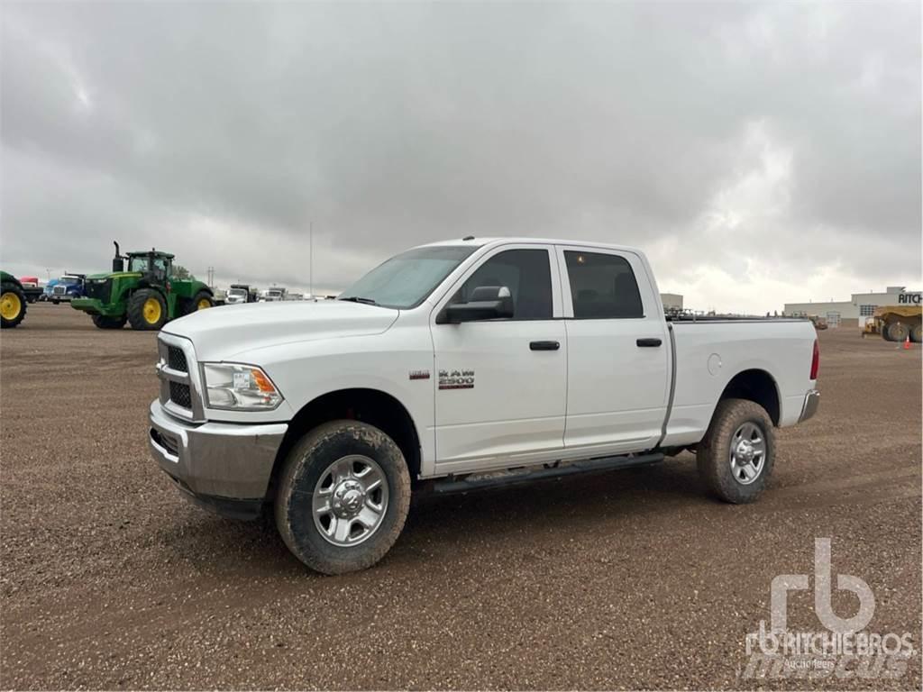 RAM 2500 Пікапи / Бічне розвантаження
