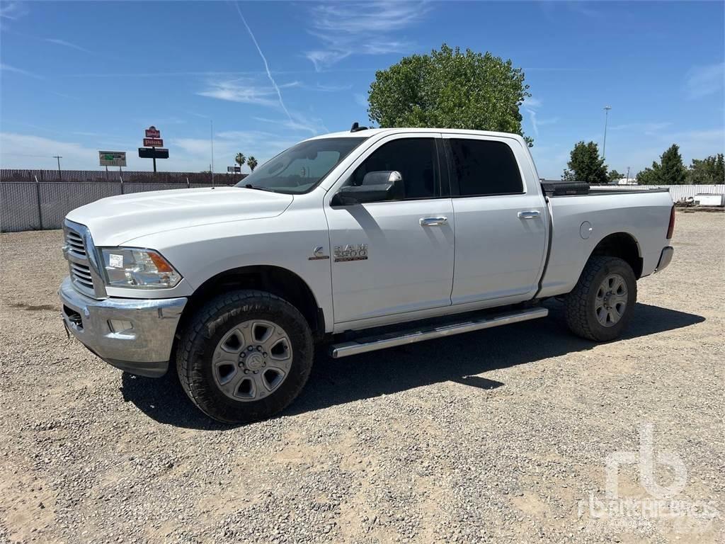 RAM 2500 Пікапи / Бічне розвантаження