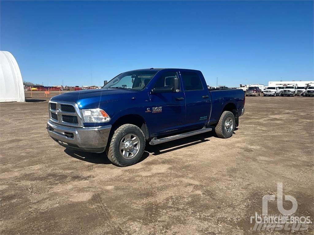 RAM 3500 Пікапи / Бічне розвантаження