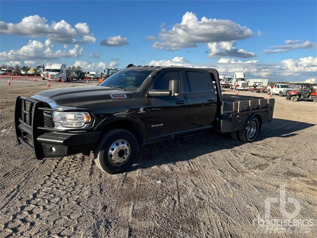 RAM 3500 Вантажівки-платформи/бокове розвантаження