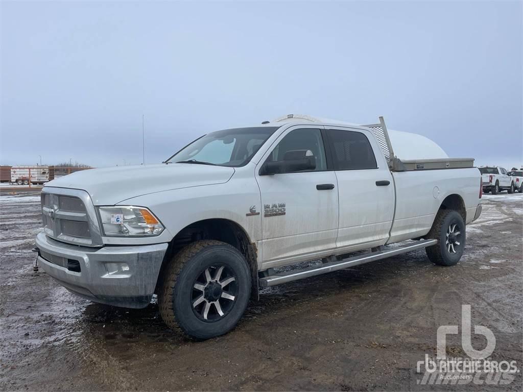 RAM 3500 Пікапи / Бічне розвантаження