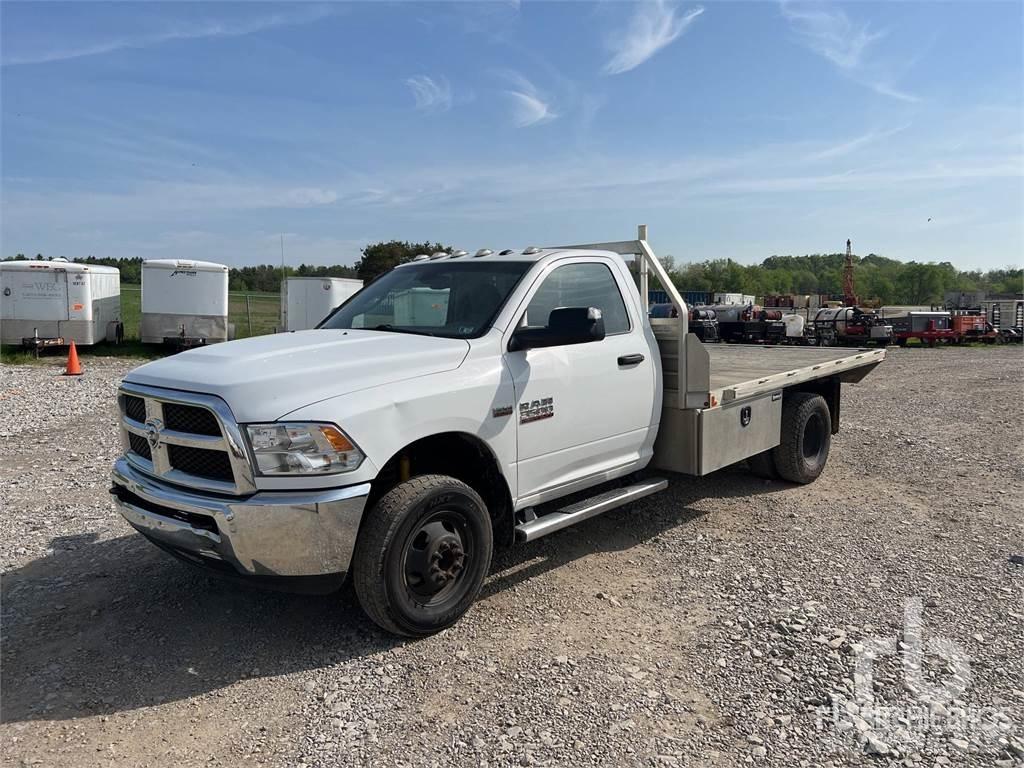 RAM 3500 Вантажівки-платформи/бокове розвантаження