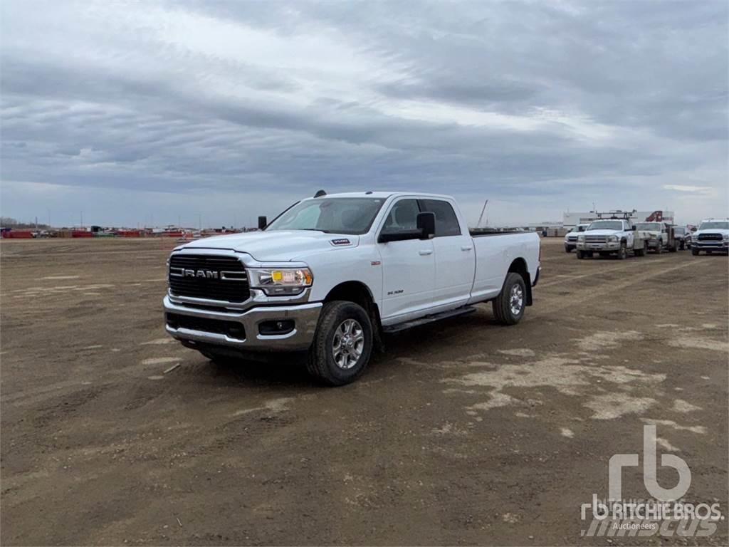 RAM 3500 Пікапи / Бічне розвантаження