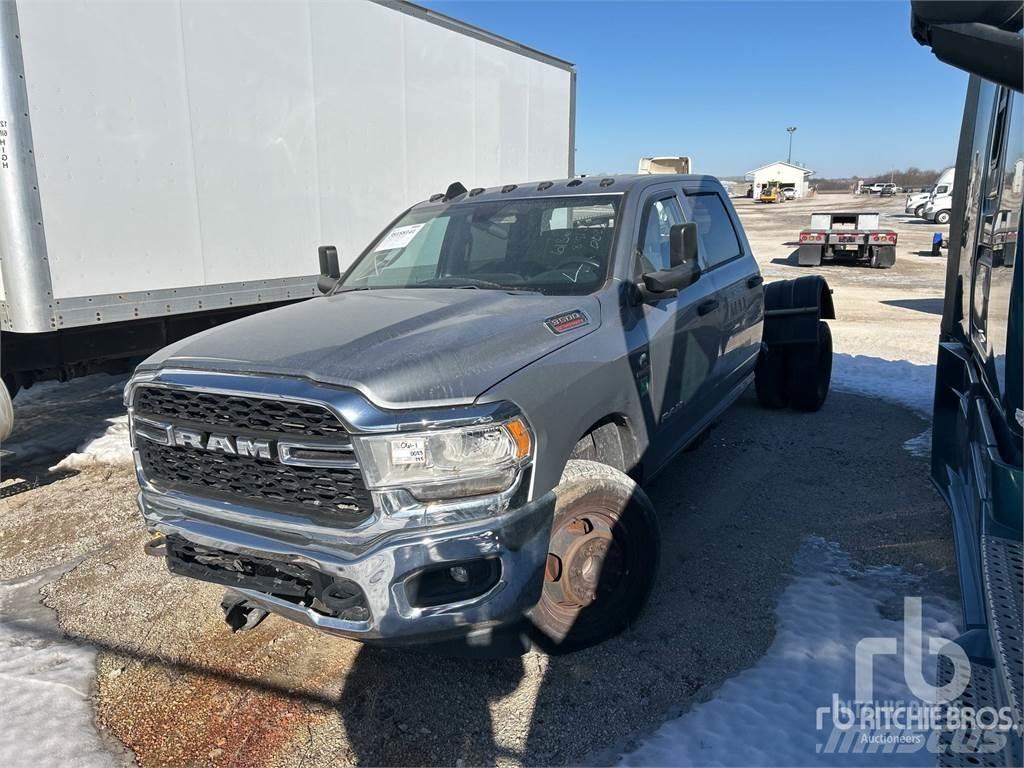 RAM 3500 Пікапи / Бічне розвантаження
