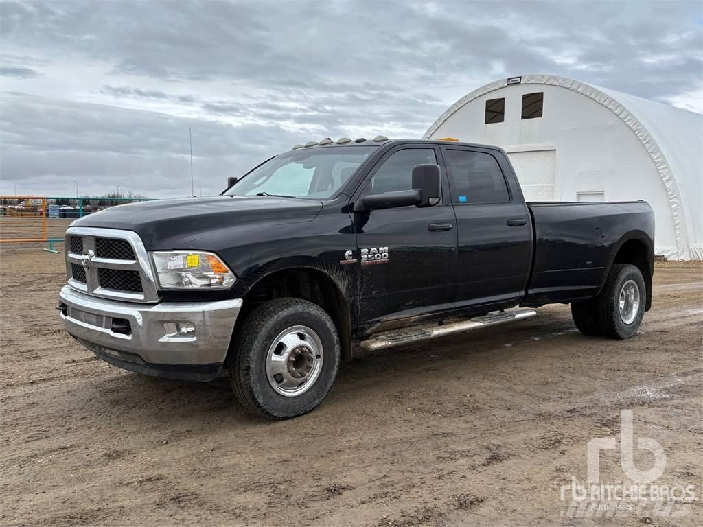 RAM 3500 Пікапи / Бічне розвантаження
